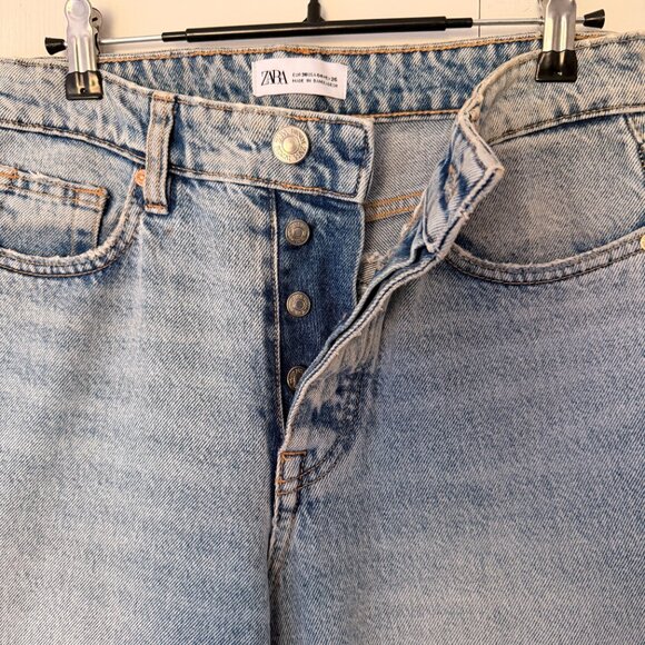 ZARA High Rise Straight Leg Jeans Light Wash Raw Hem Rigid Vintage Denim - Picture 3 of 6